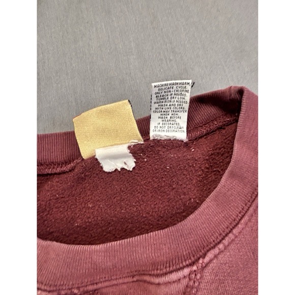 Vintage Levi's Red Tab Men's‎ L Crewneck Sweatshirt Varsity Logo Burgundy - Picture 5 of 6